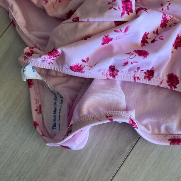 Shade & Shore Women's Halter Shirred Plunge Neck Medium Coverage One Piece Swims - Picture 5 of 11